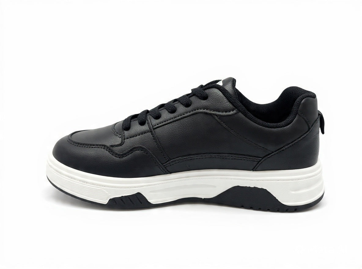 Walk Court Sneaker